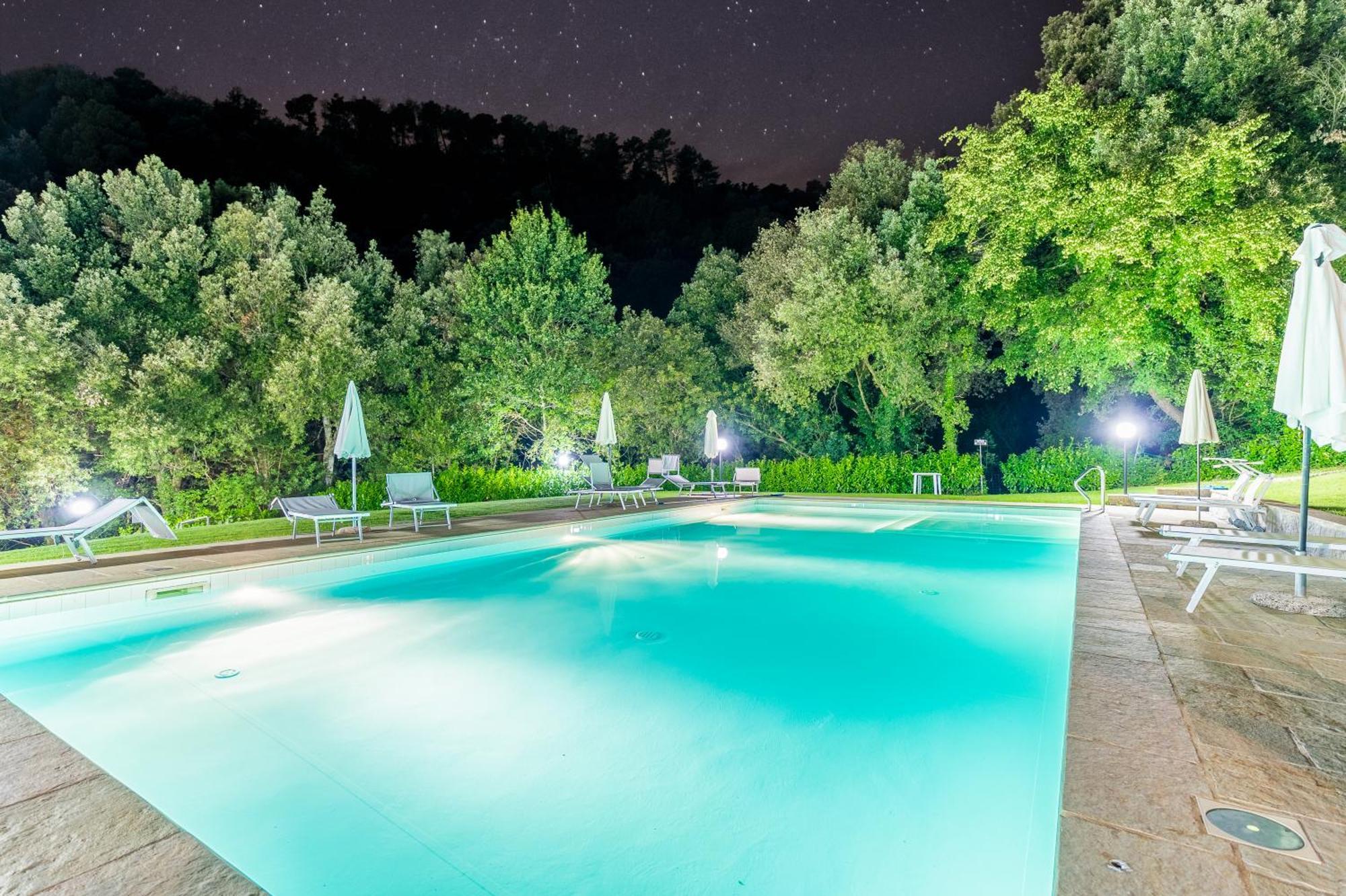 La Ferriera Exclusive Resort - Pool & Waterfall โลโร ชูเฟนนา ภายนอก รูปภาพ